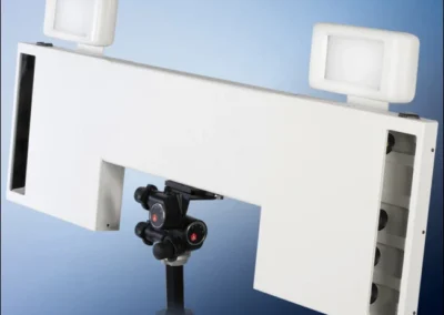 Segmented strobe reflectors for medical imaging